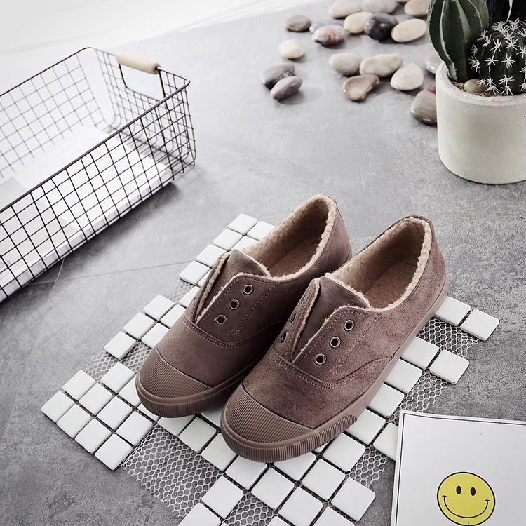 Solejoy - Instapsneakers met fleecevoering en ringetjes
