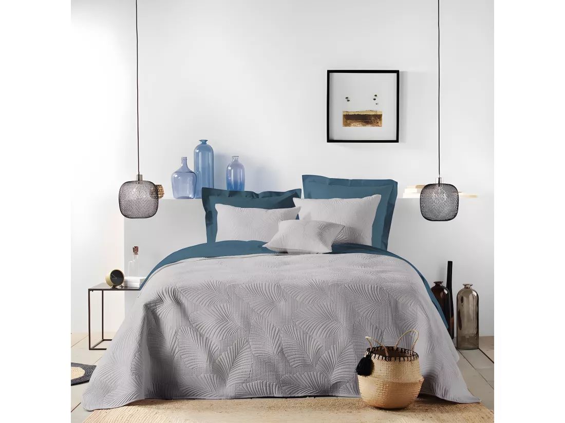 Couvre lit 2 personnes en microfibre matelassé 
