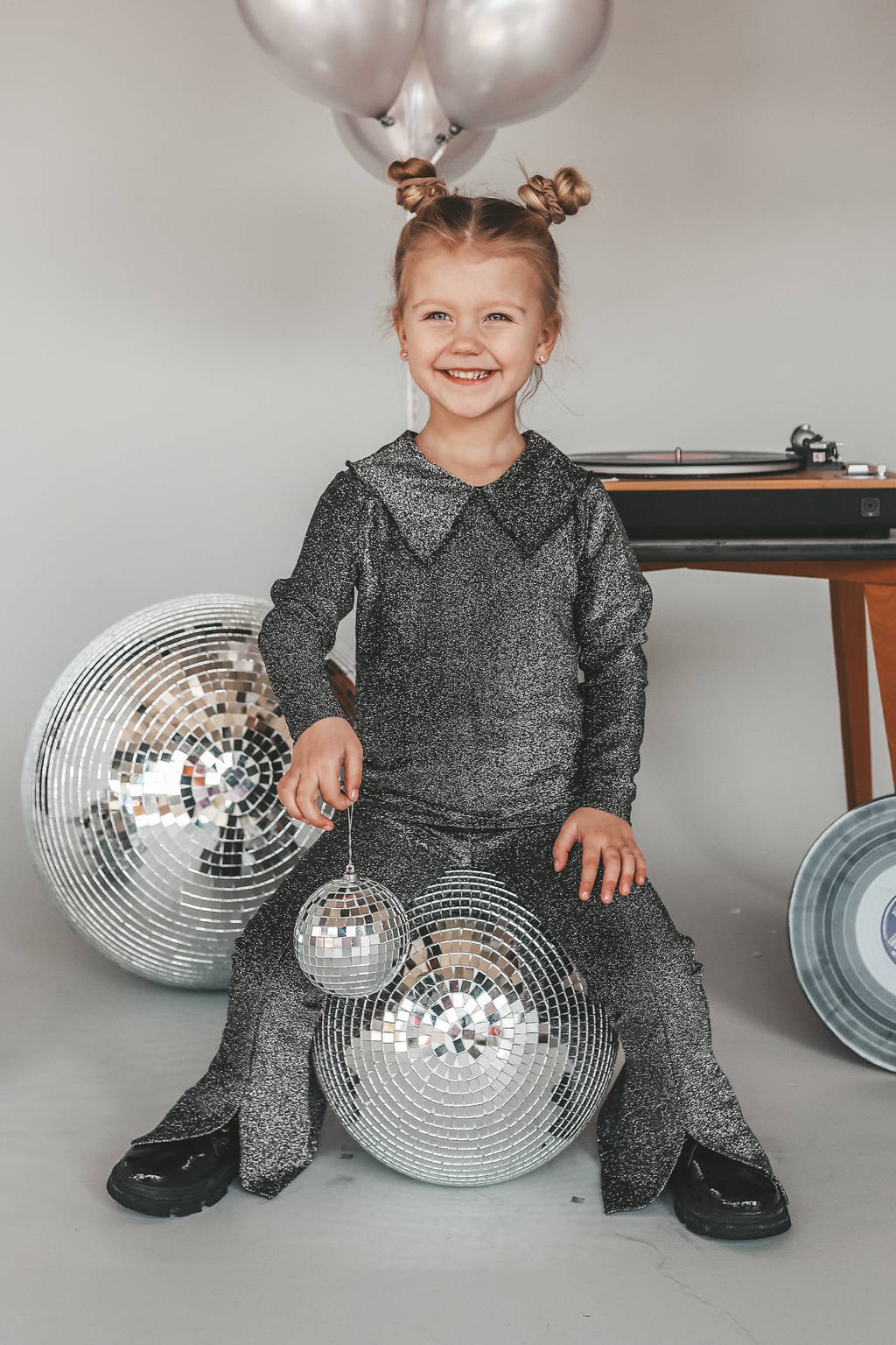 Your Wishes flared broek met glitters donker zilver
