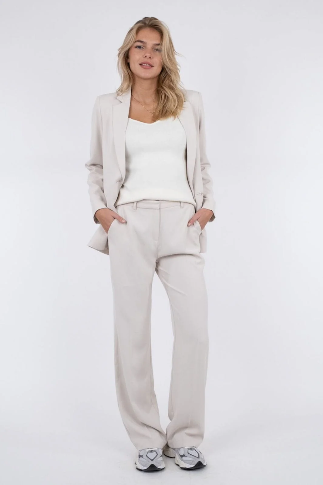 Neo Noir Alice Woven Pants