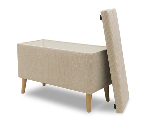 Hocker mit Staufach