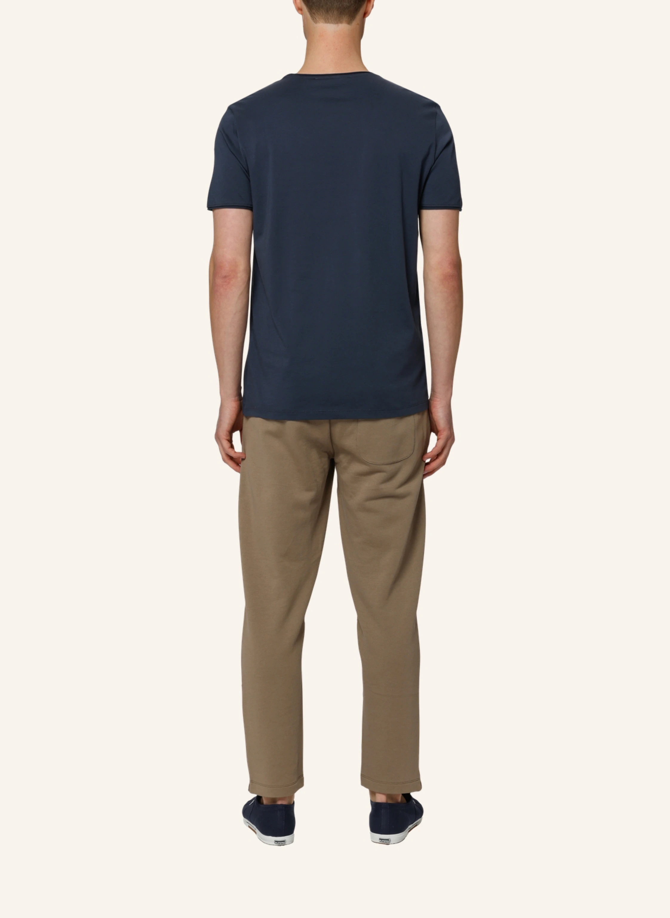TRUSTED HANDWORK V Neck 1/2-Sleeve T-Shirt with Roll Edge