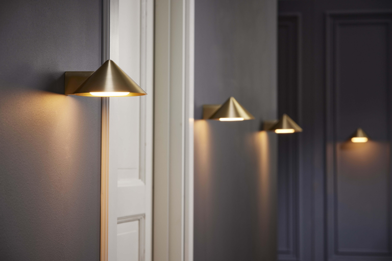Frandsen Grasp wandlamp LED oplaadbaar Matt White