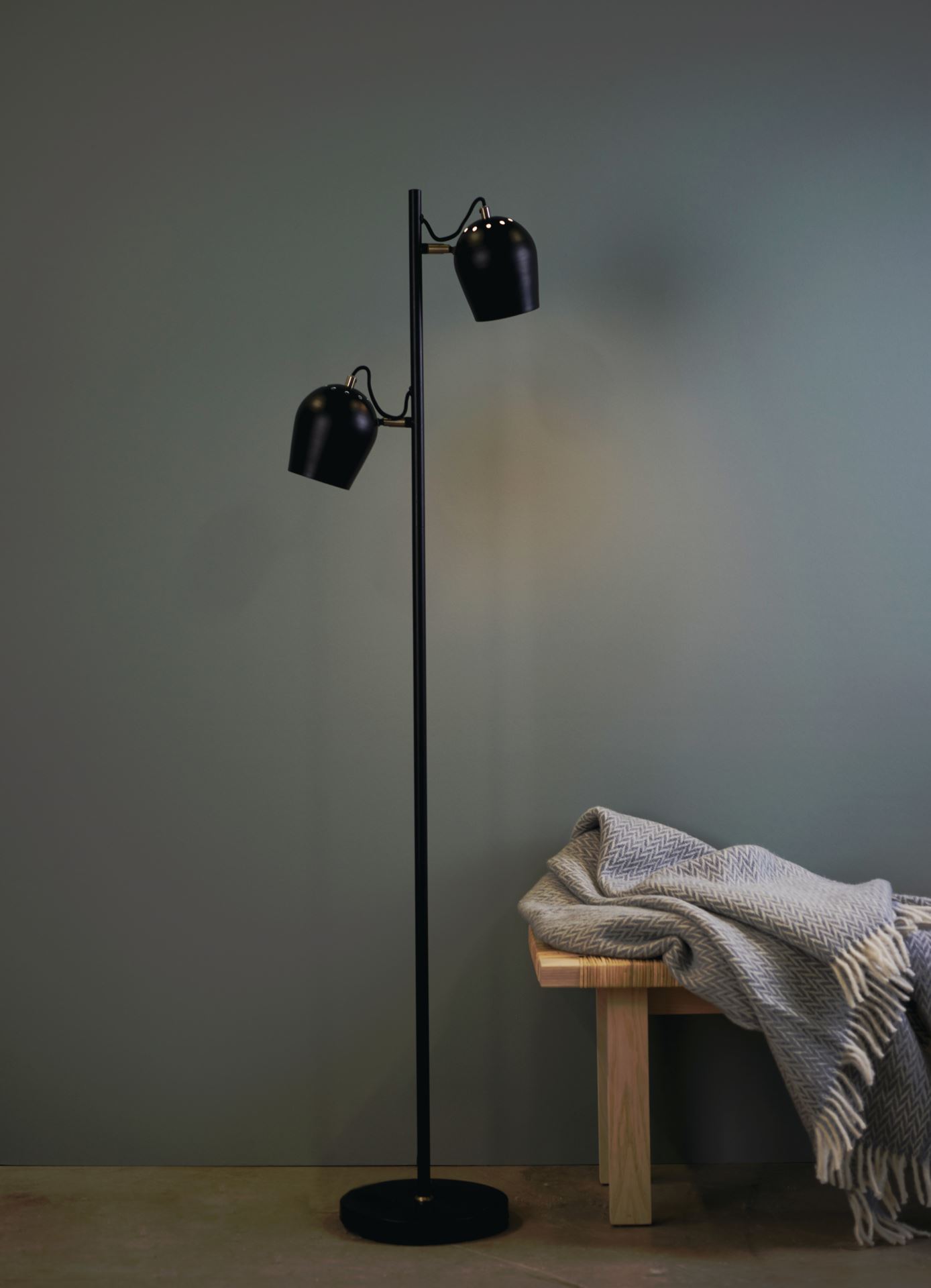Gulvlampe svart - 158,3 cm