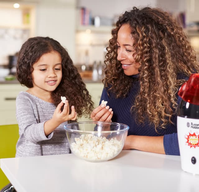 Russell Hobbs Fiesta popcornmaskine 23581036002 (hvid)