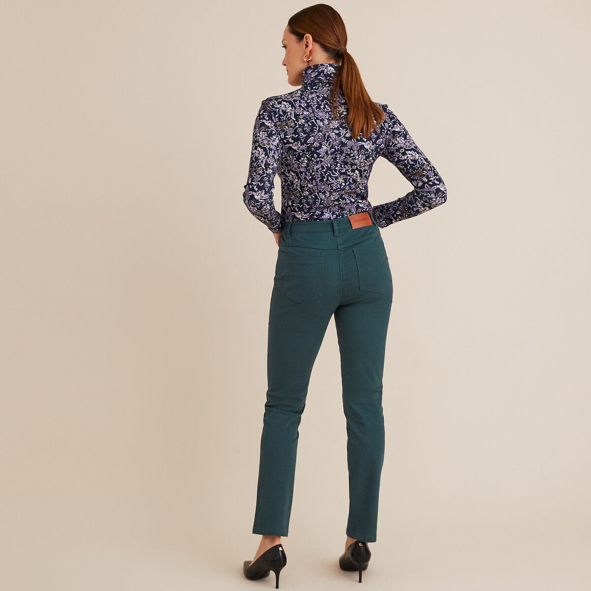 ANNE WEYBURN<br>Broek direito de 5 bolsos, em katoen elástico