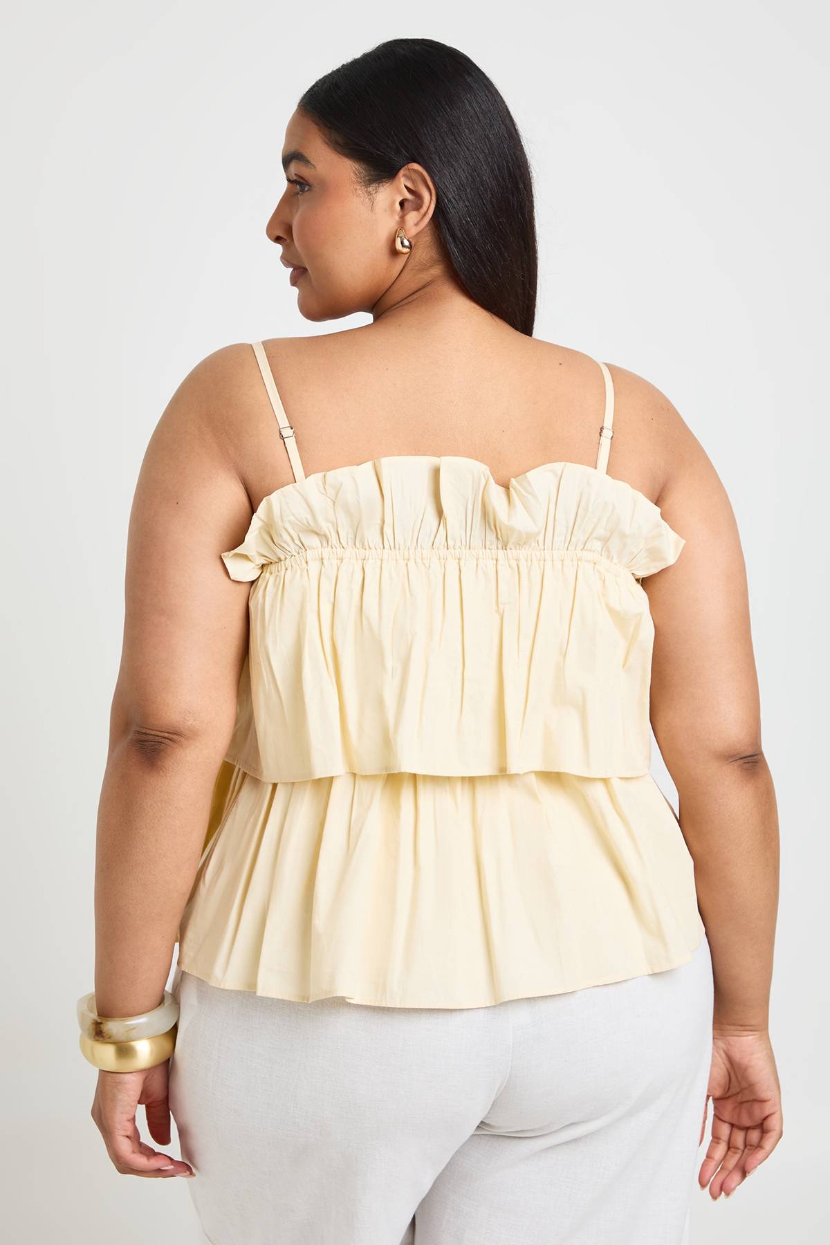 boohoo Haut Grande Taille En Popeline Froncée À Volants Superposés