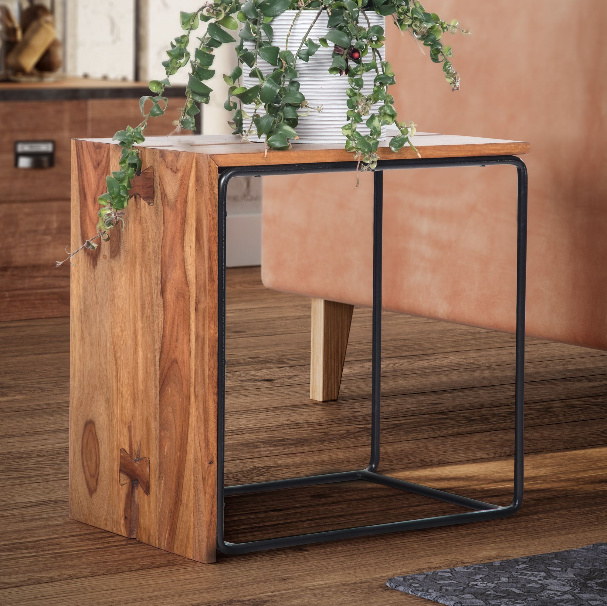 KADIMA DESIGN Massivholz Beistelltisch im Industrial-Style, 45x30x45 cm, Eleganter Sofatisch