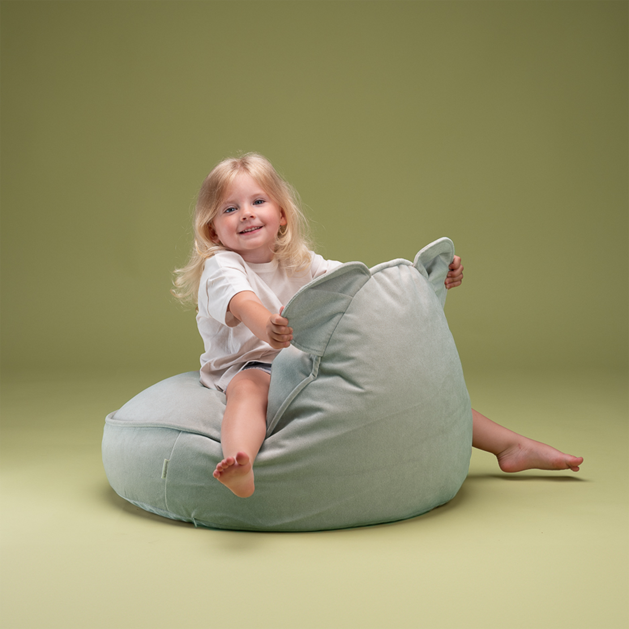 Wigiwama Bear Beanbag Misty Green