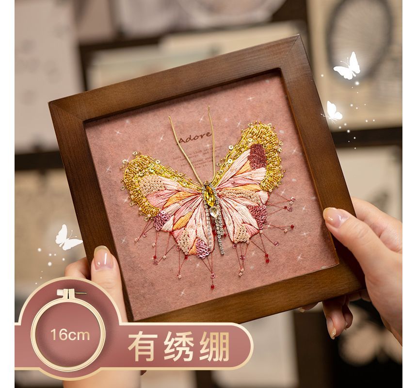 Embroidery Kingdom - DIY borduurpakket met vlinderframe-ornament (verschillende ontwerpen)