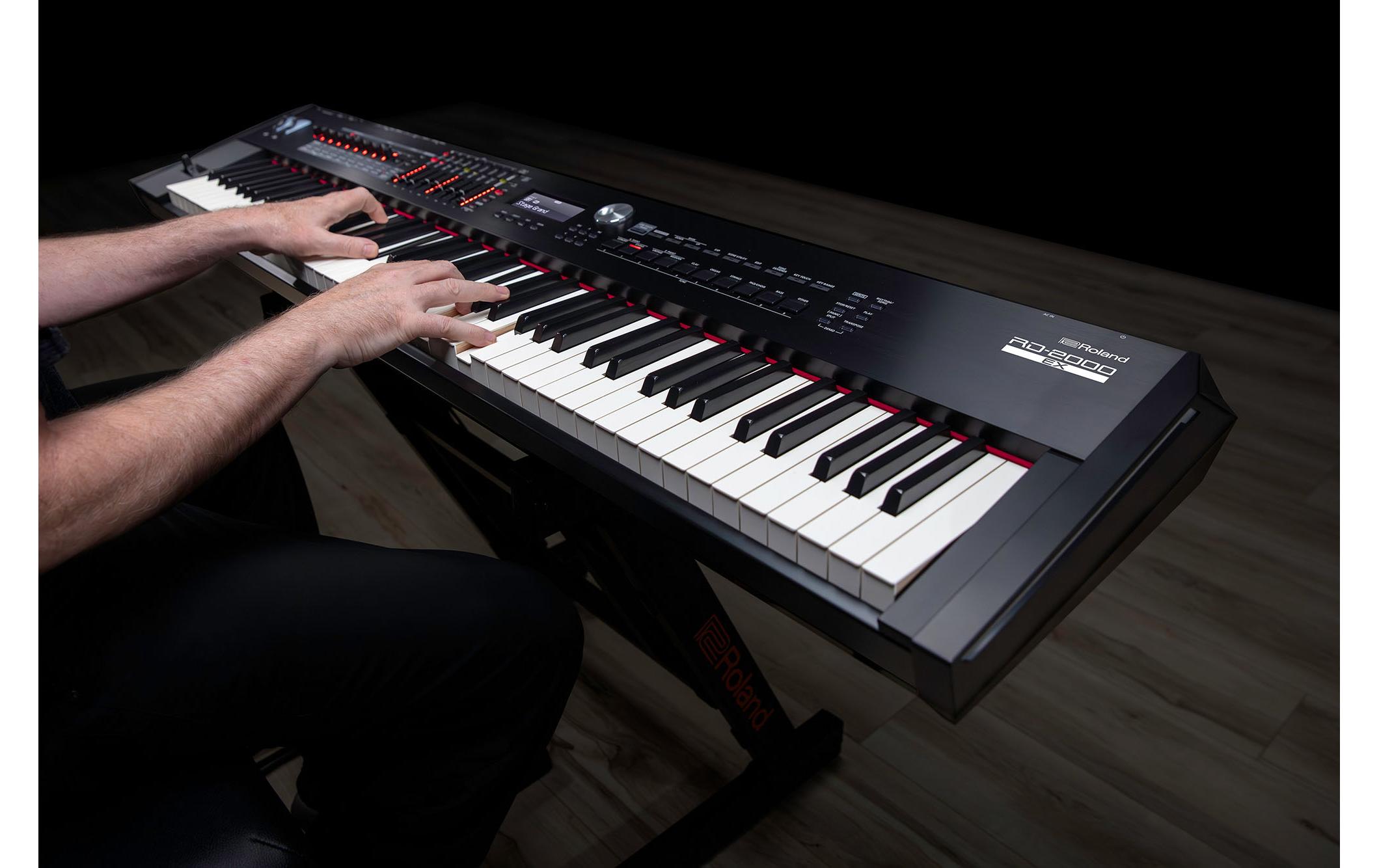Stage Piano RD-2000 EX<br>Stagepiano mit zwei unabhängigen Klangerzeugern und modernen Steuerungsfunktionen