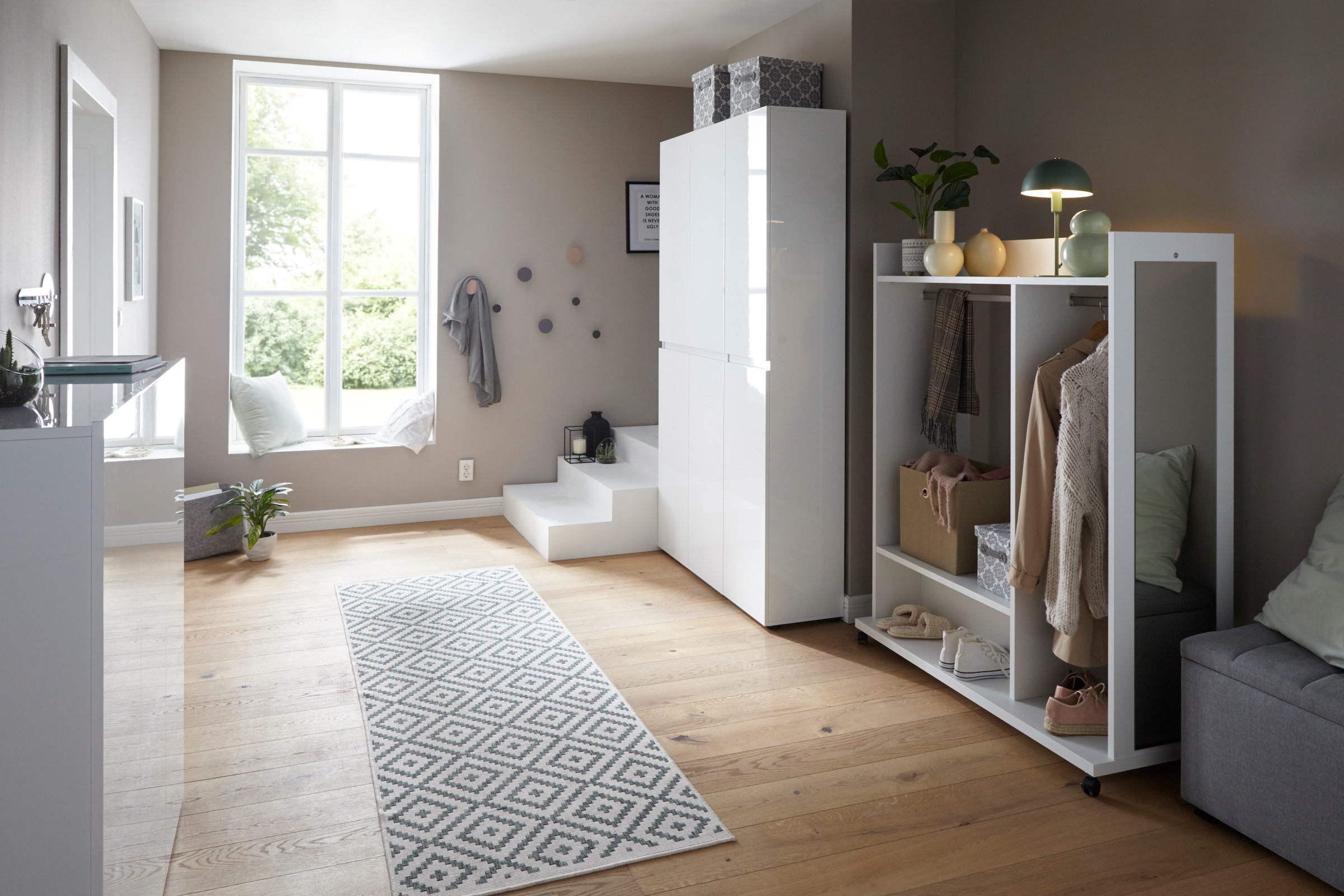 INOSIGN Schuhschrank »MISTER Schuhkommode, Schuhmöbel, Schuhregal, Hochglanz lackiert« Breite 120 cm, Höhe 200 cm, 6 Türen
