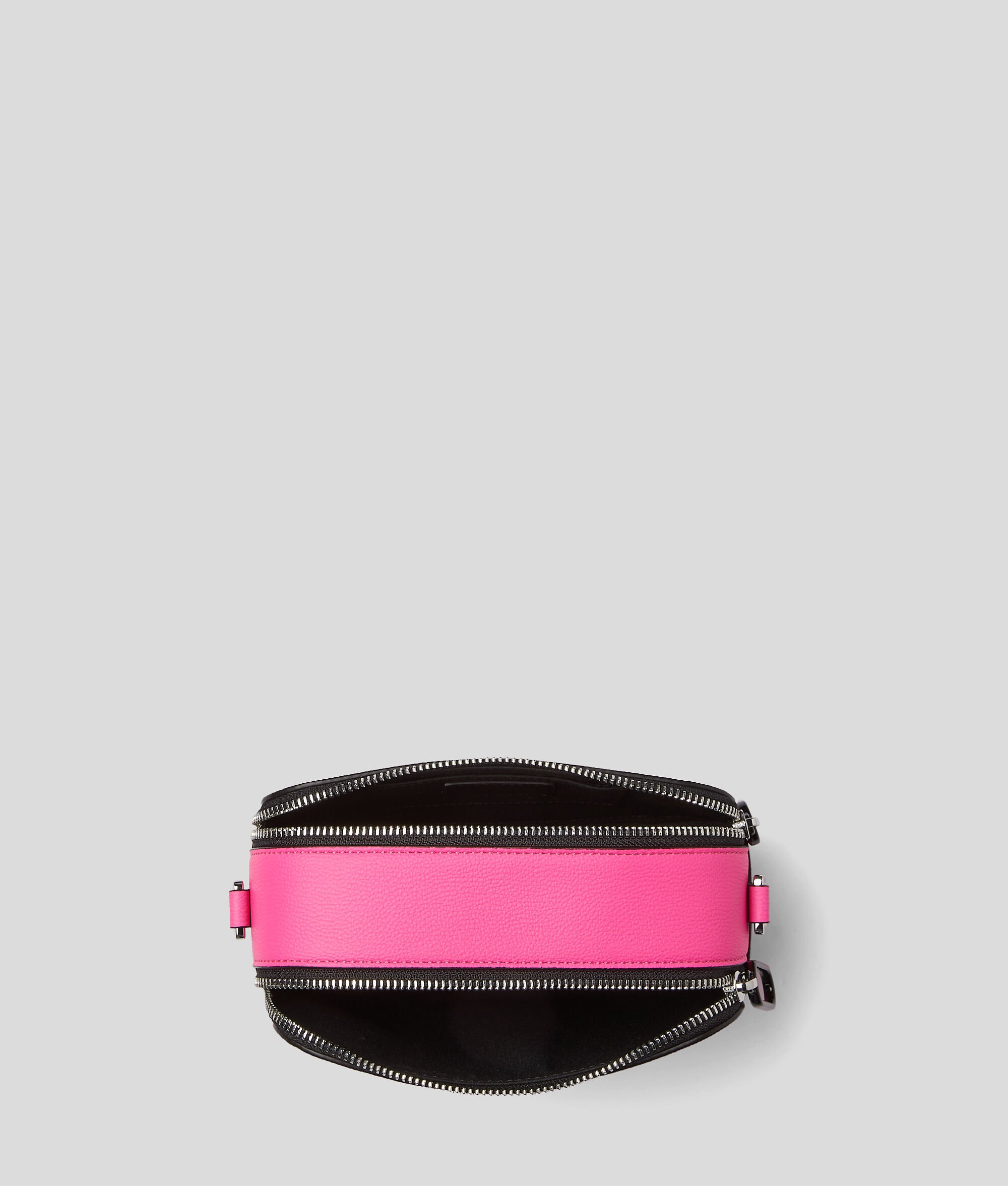 SAC CAMÉRA AVEC EMPIÈCEMENT À LOGO KLJ