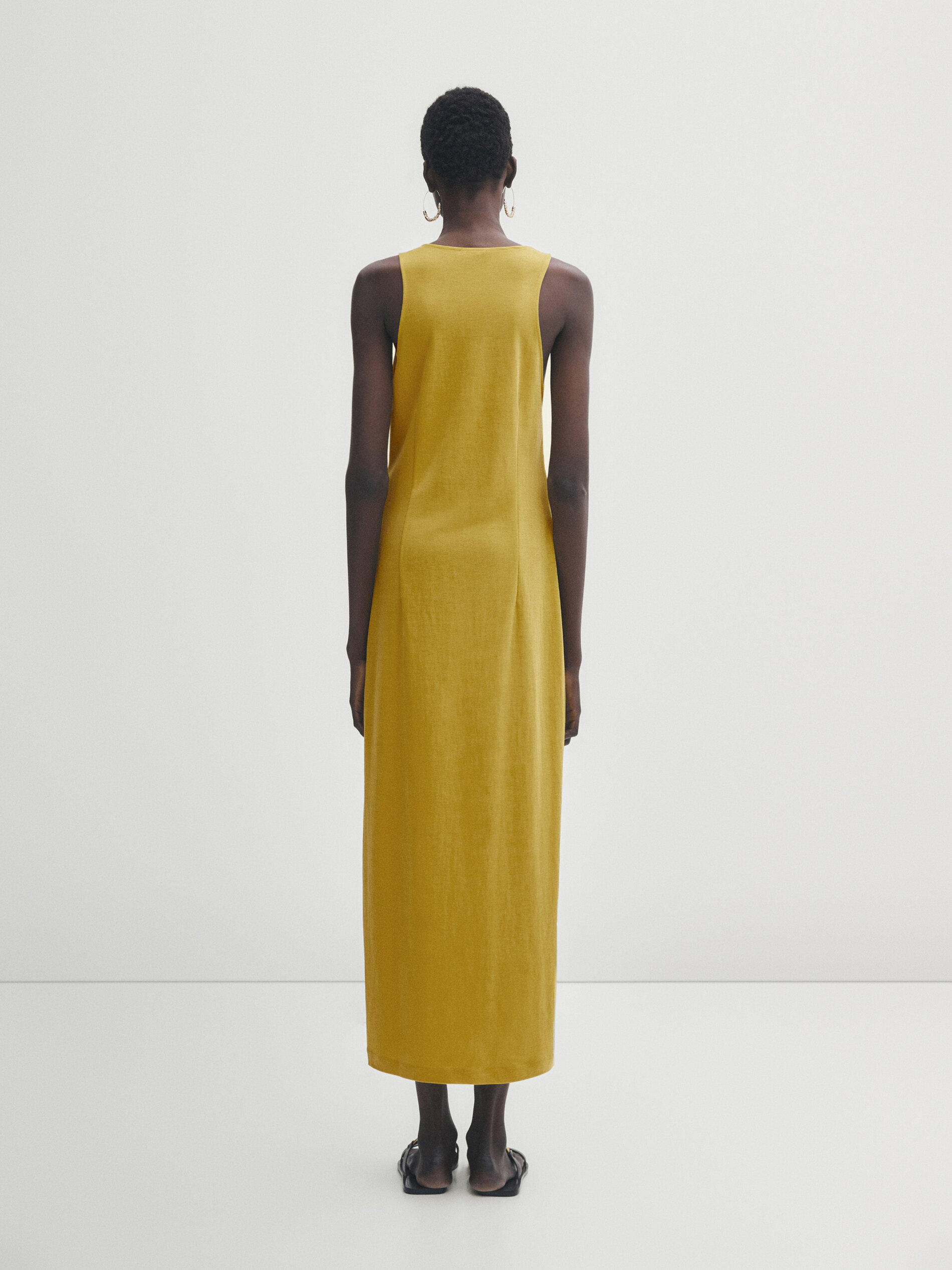 Vestido midi nude com detalhes - AMARILLO MOSTAZA