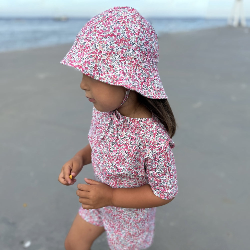 Køb Petit Crabe Wiltshire Bud Luna Boatneck Uv-T-shirt S/S - Lavet af Liberty© Stof