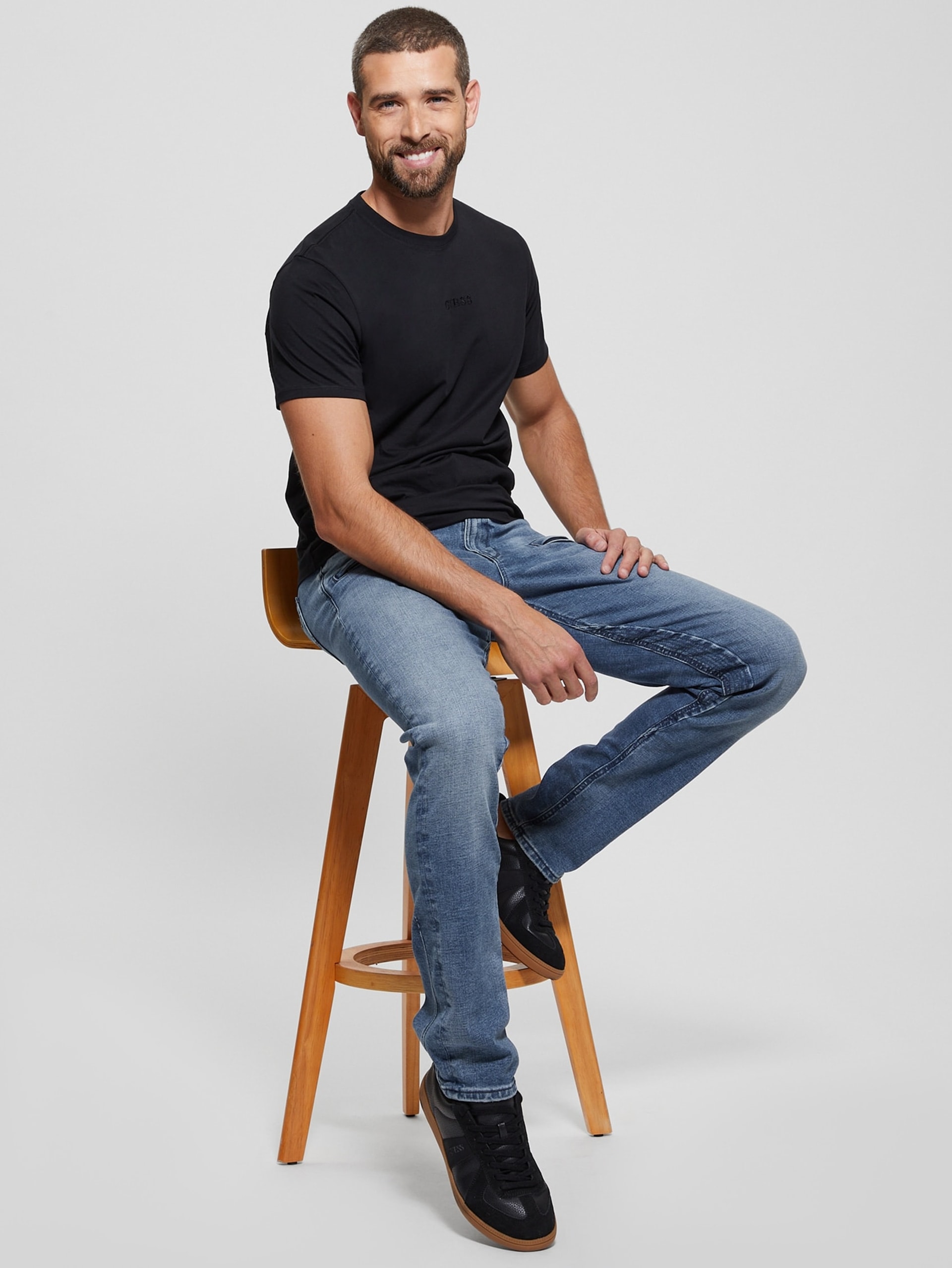 Calça jeans Eco Finnley com zíper e corte afunilado
