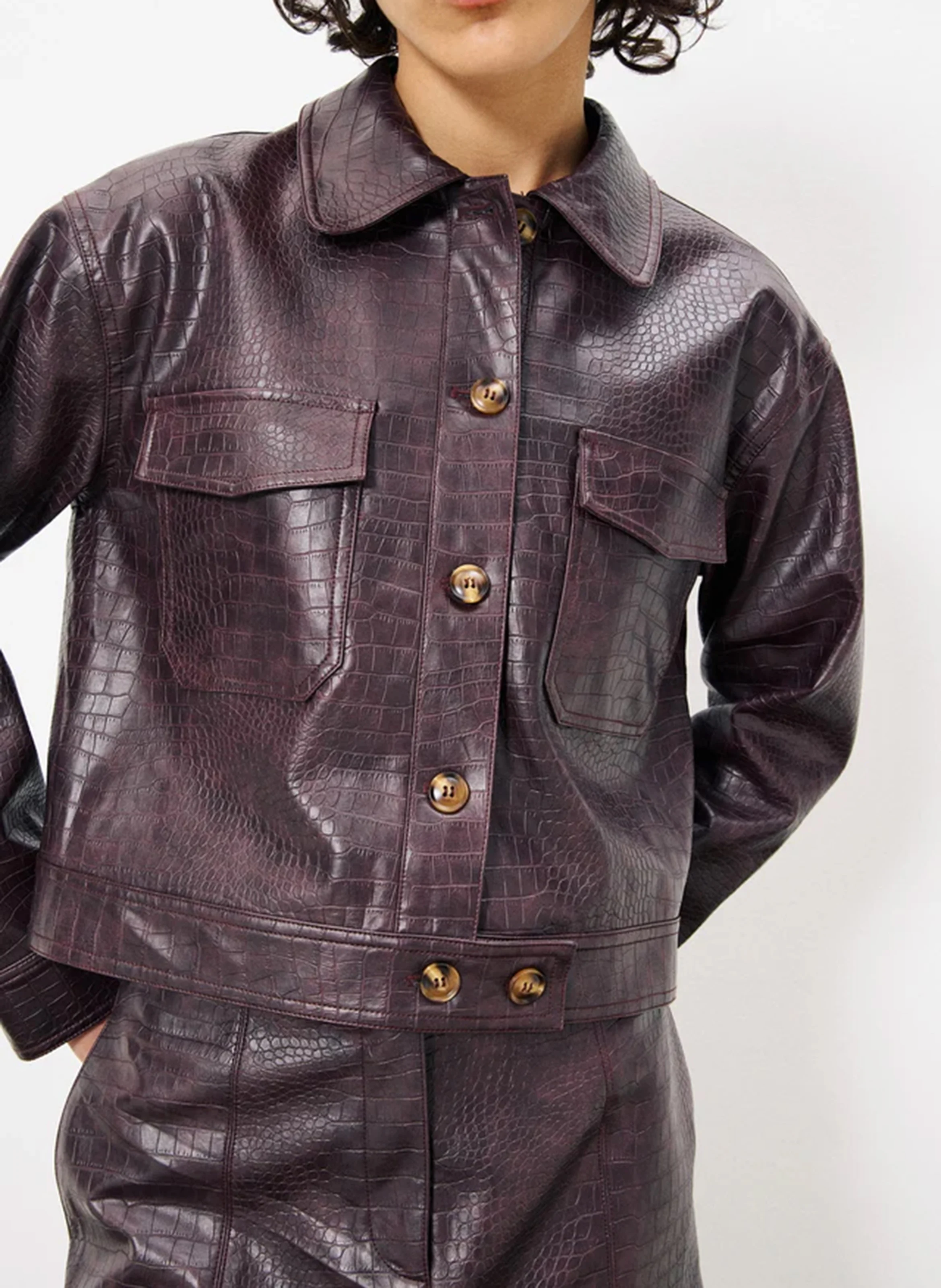 CALIXA - Veste courte effet cuir crocodile | Marron