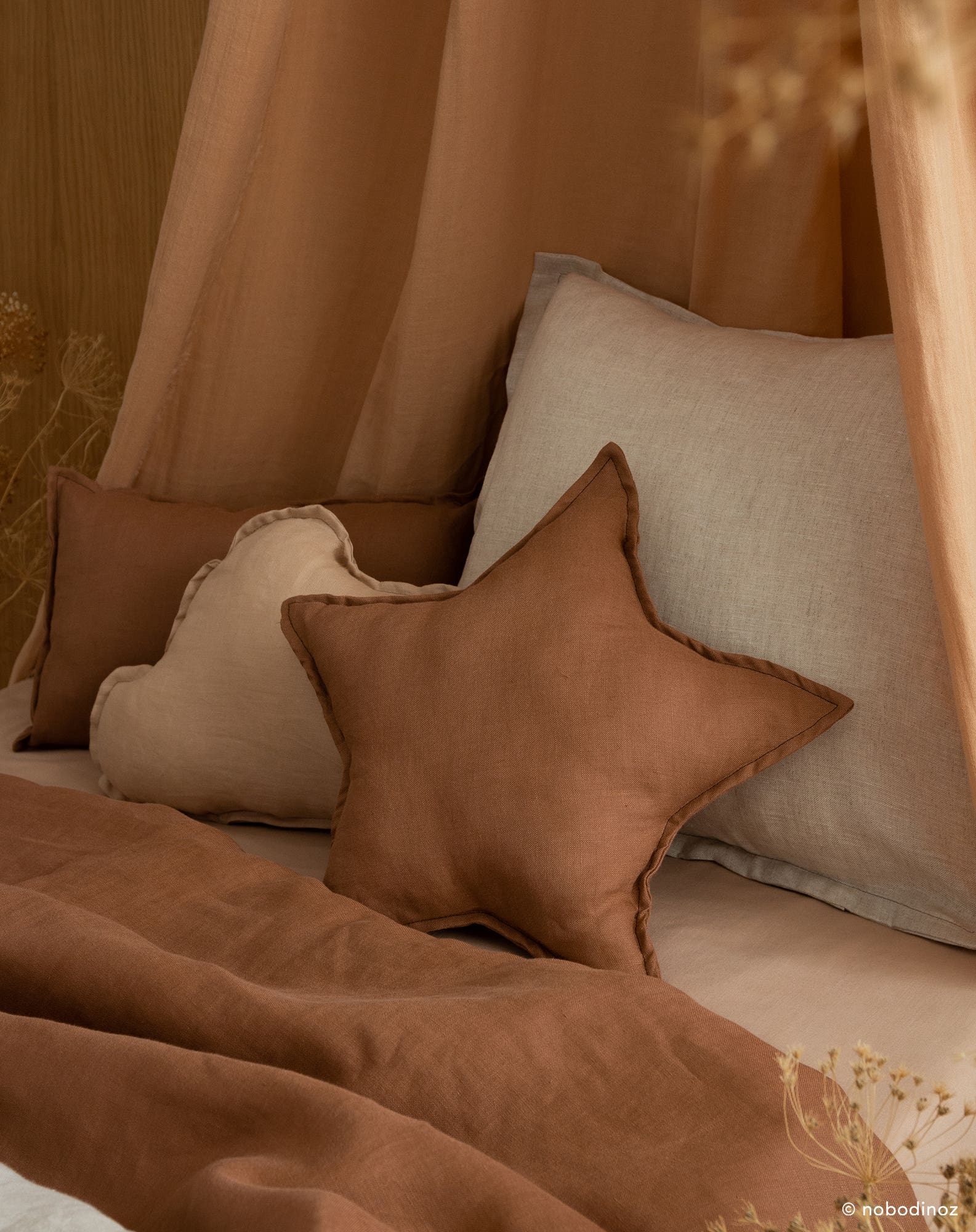 Coussin étoile l1n0 en lin français lavé | Marron