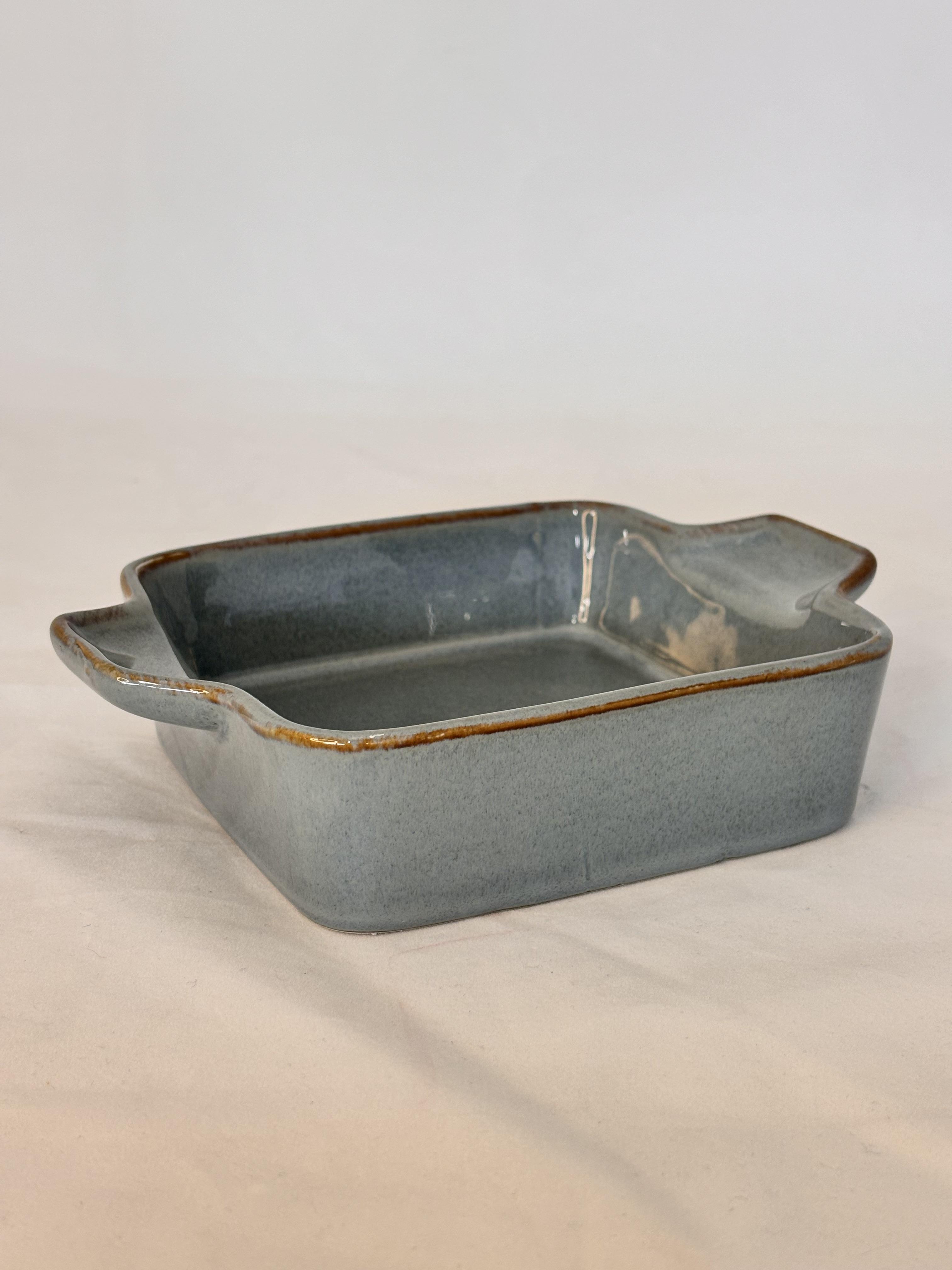 PLAT GRIS PORCLEAINE EMAIL REACTIF D.13X13X4CM