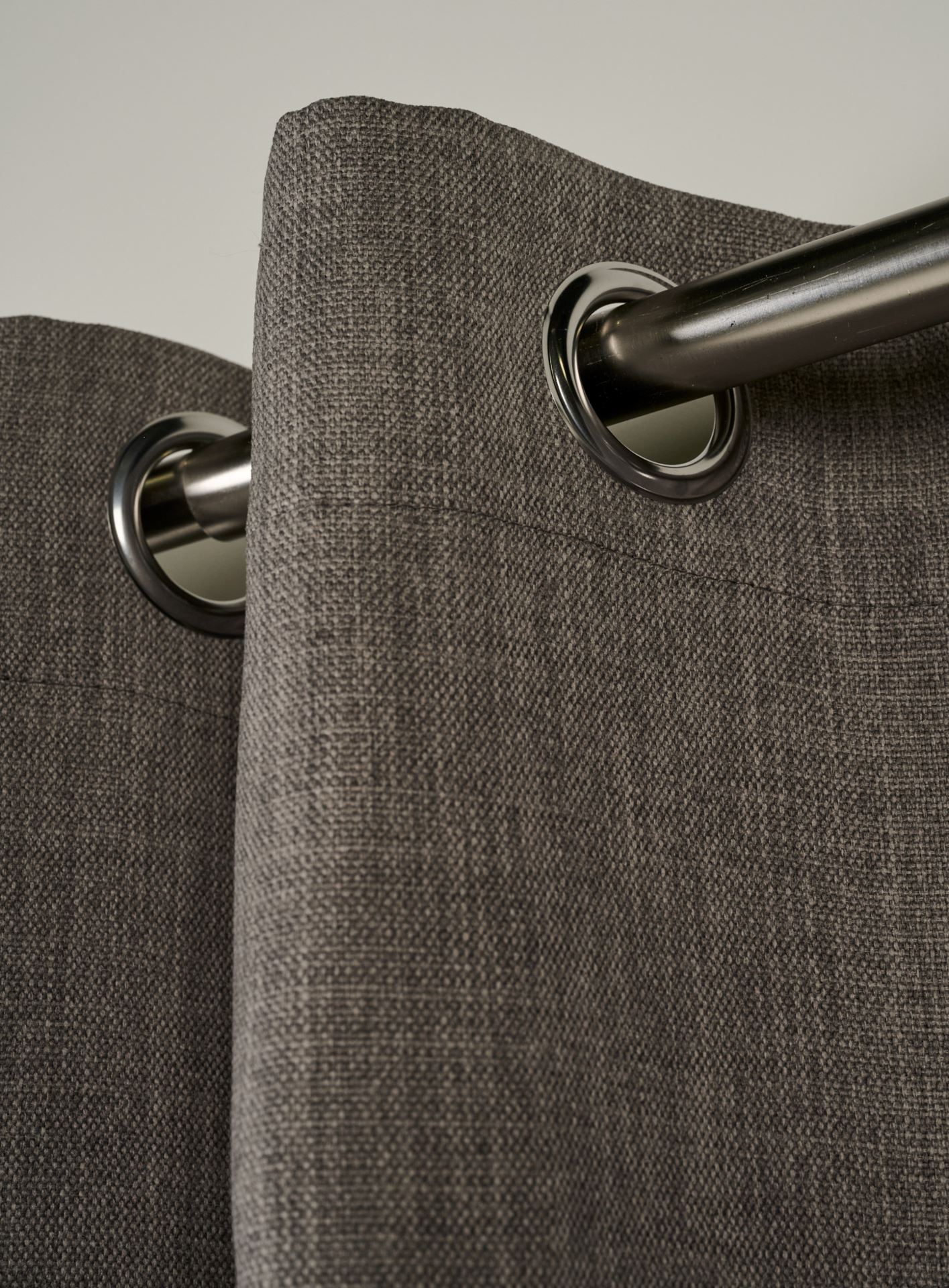 Lysdempende gardin beige - 140x160 cm