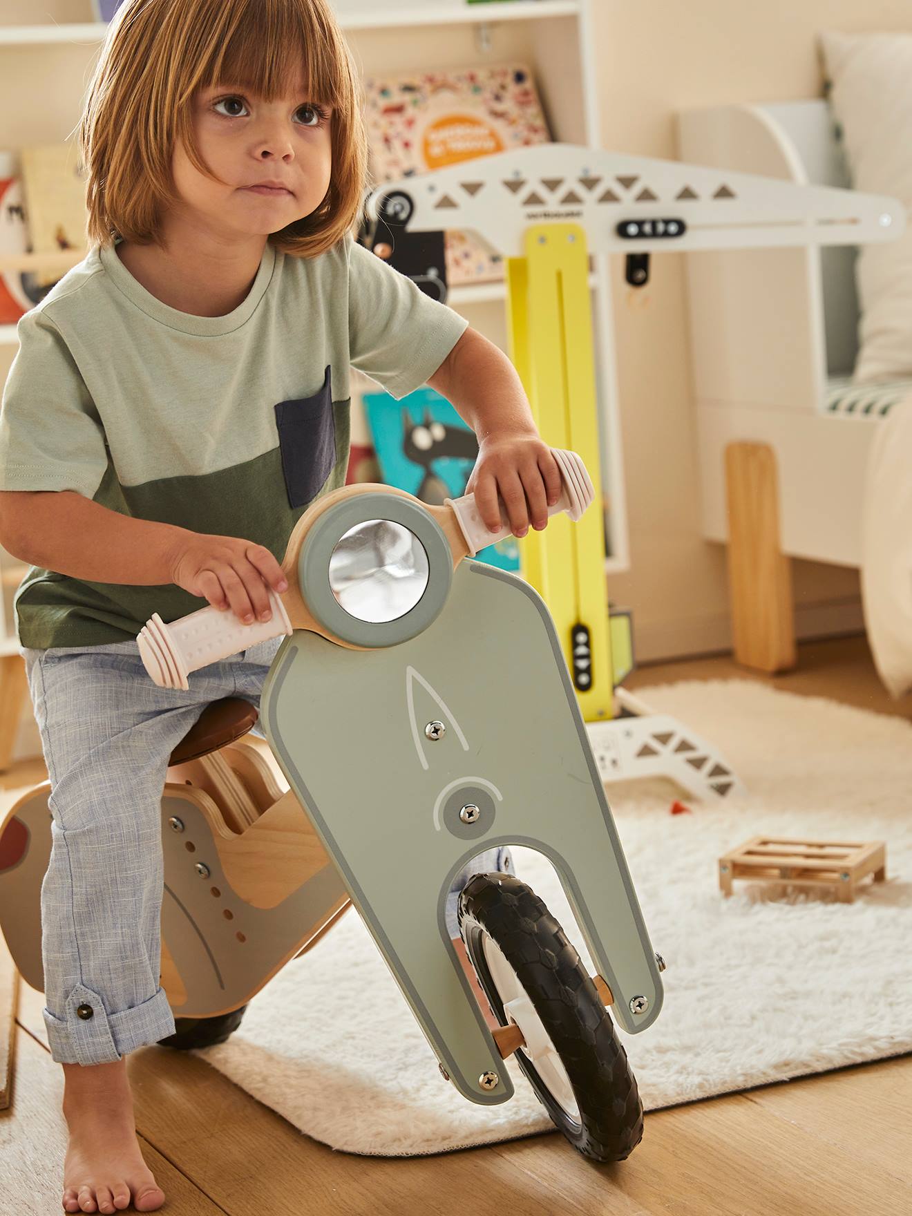 Scooter draisine de madeira FSC® lisa verde-médio com motivos