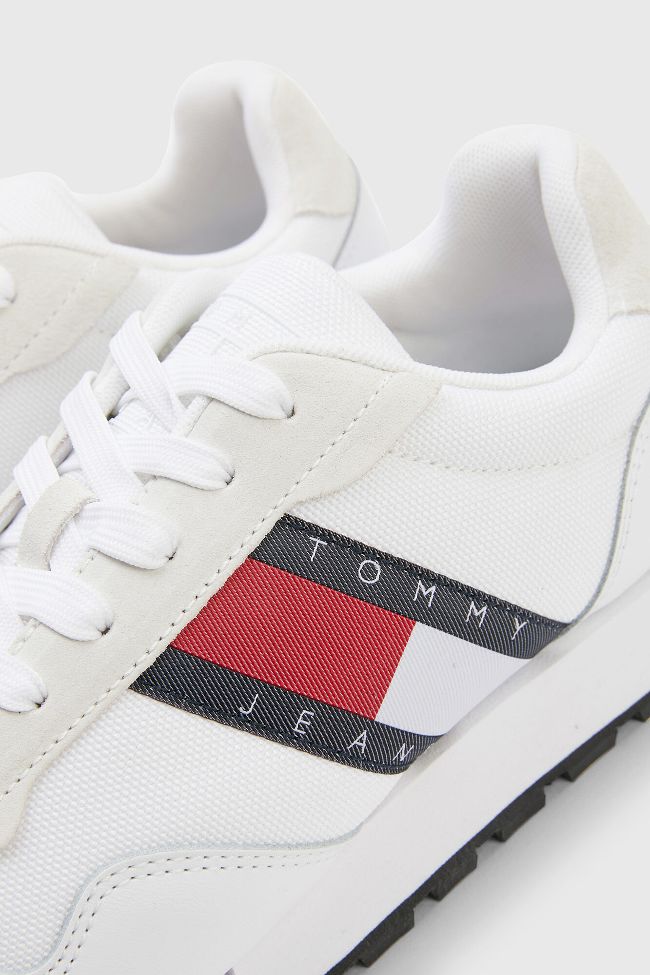 Tênis retrô masculino Tommy Jeans com bandeira