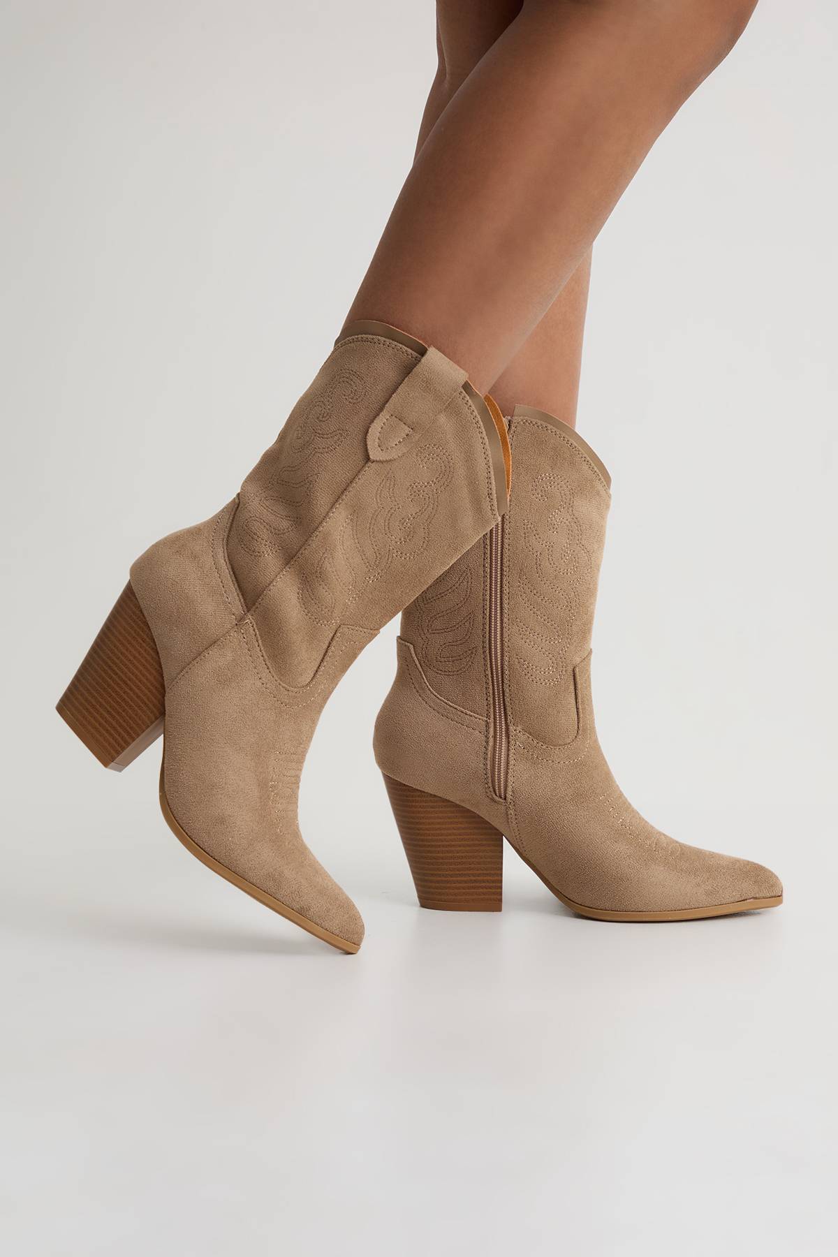 boohoo Bottes De Cowboy Western Mi-mollet En Synthétique Brodée