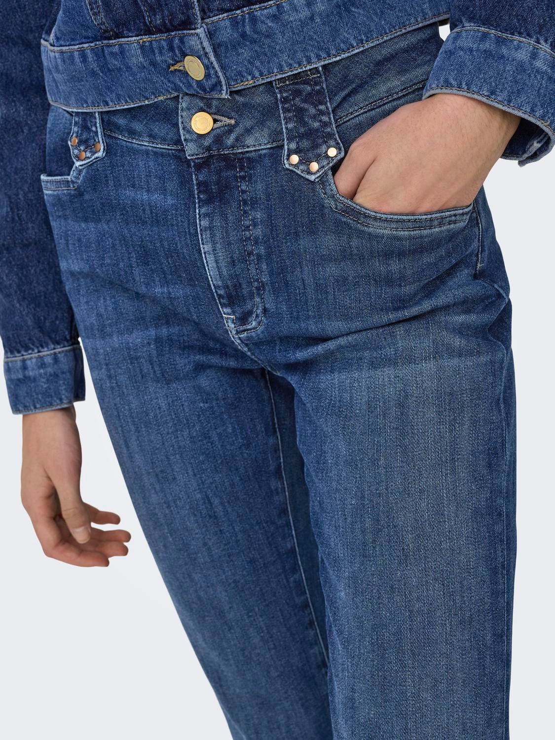 ONLCHERYL Mittlere Taille Ausgestellt Jeans Medium Blue Denim