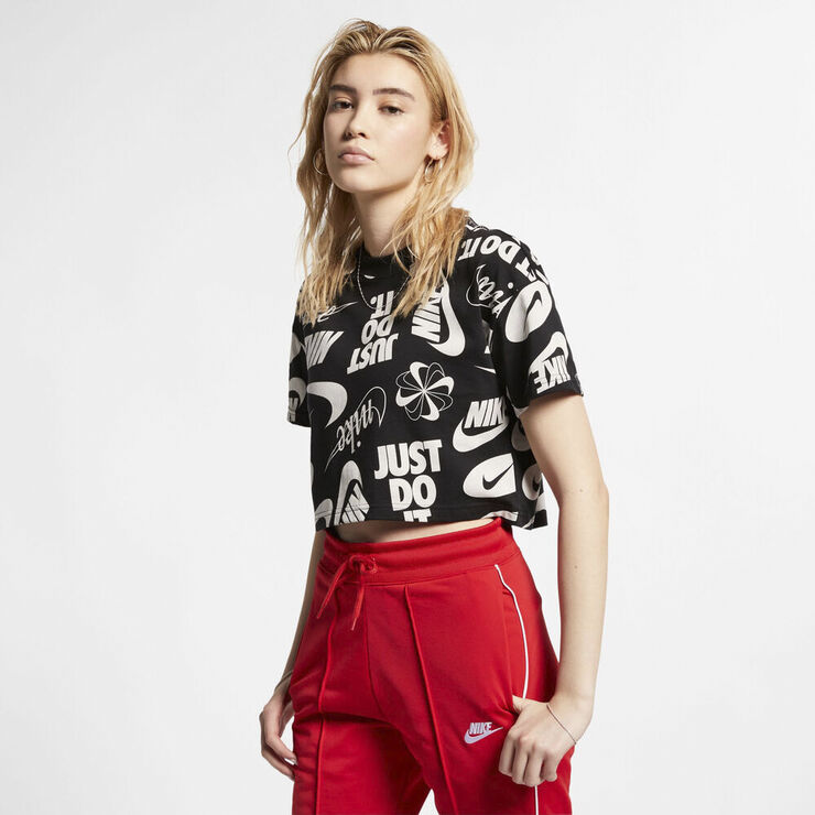 Nike Sportswear Essential Cropped T Shirt Sort
