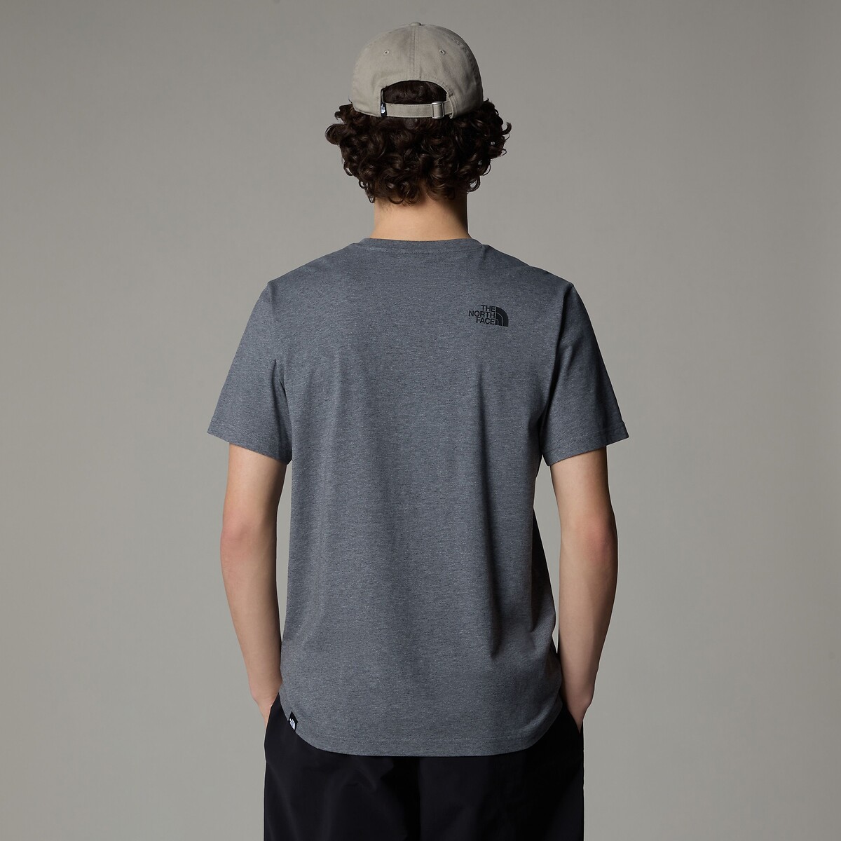 THE NORTH FACE<br>Camiseta Simple Dome com logo pequeno