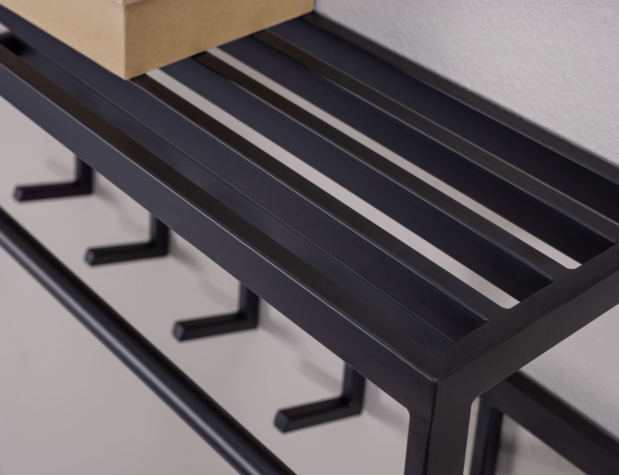 Wandgarderobe FineBuy Garderobe Metall 70 cm Schwarz Flur Hakenleiste mit Ablage
