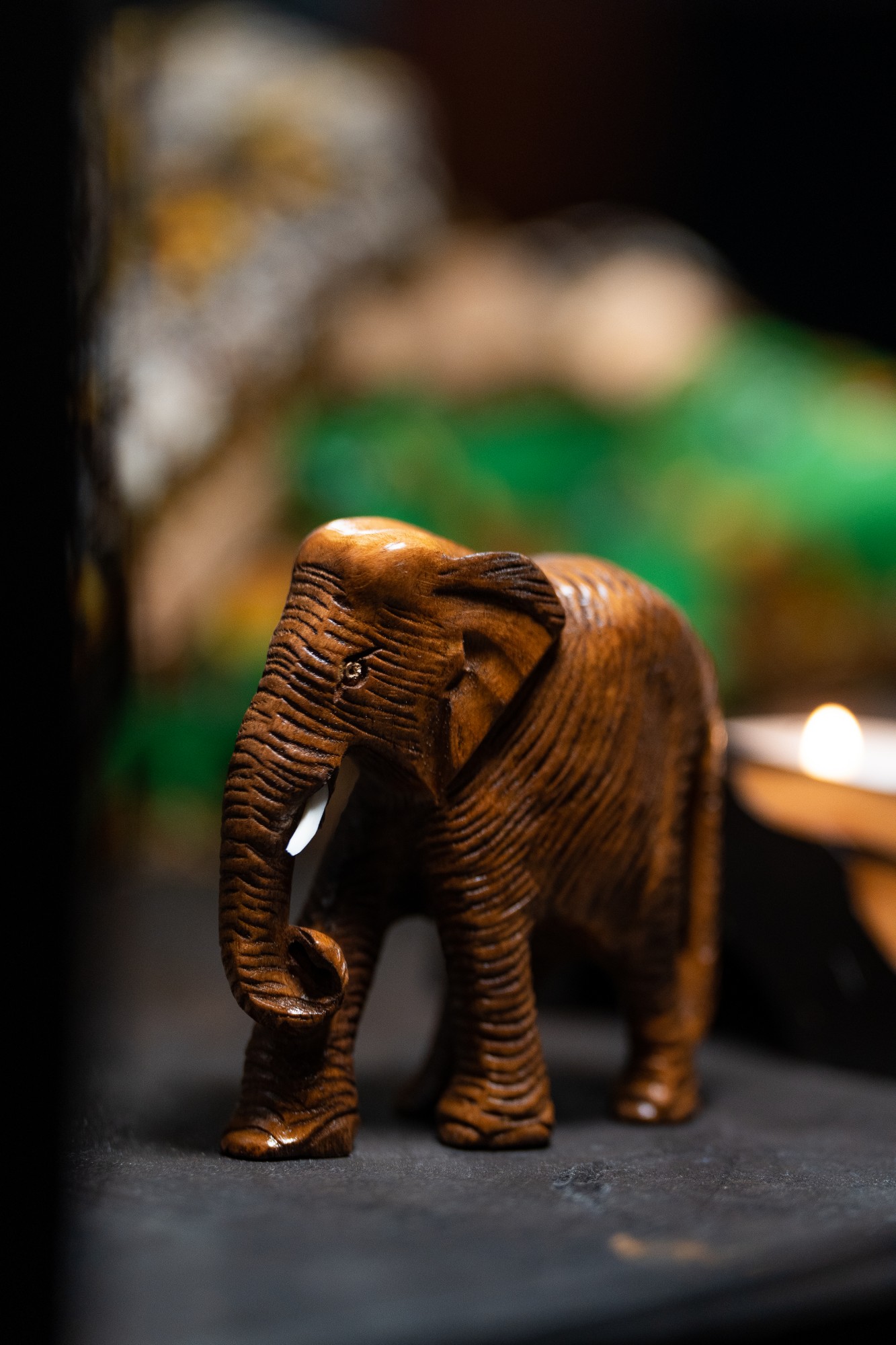 Elefant aus Holz, braun, H 7 cm, B 8 cm, T 3 cm von fischer's lagerhaus
