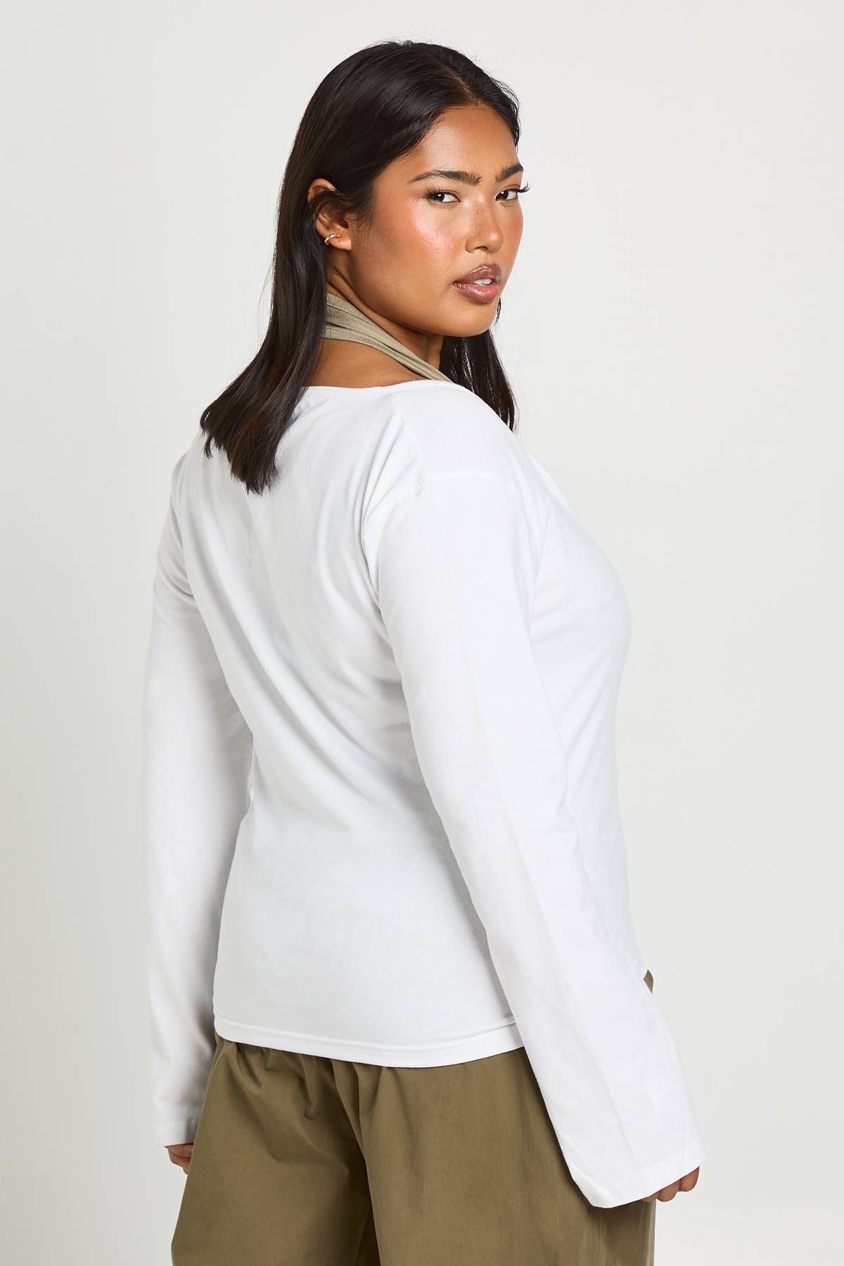 boohoo Haut Col Licou Superposé 2-en-1 À Contraste Grande Taille