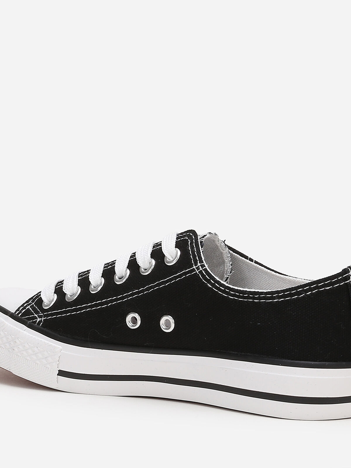 Tennis basses en toile- Noir et Blanc