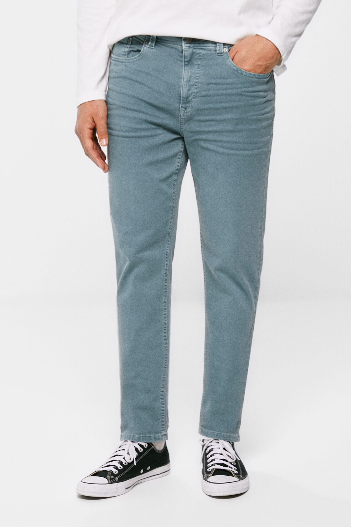 Calça de cinco bolsos com lavagem slim-fit