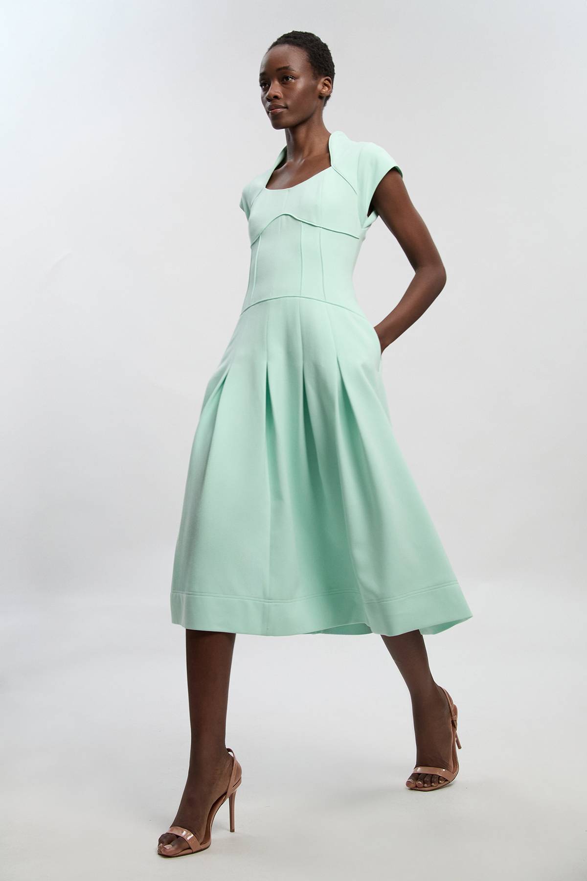KarenMillen Robe Midi Évasée à Taille Basse en Maille Stretch