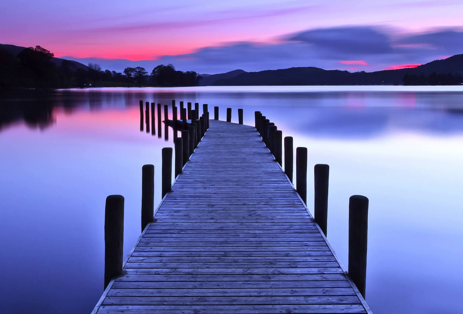 Fototapete DESIGNWALLS 2.0 - blau-pink - Steg - 2,6 Meter