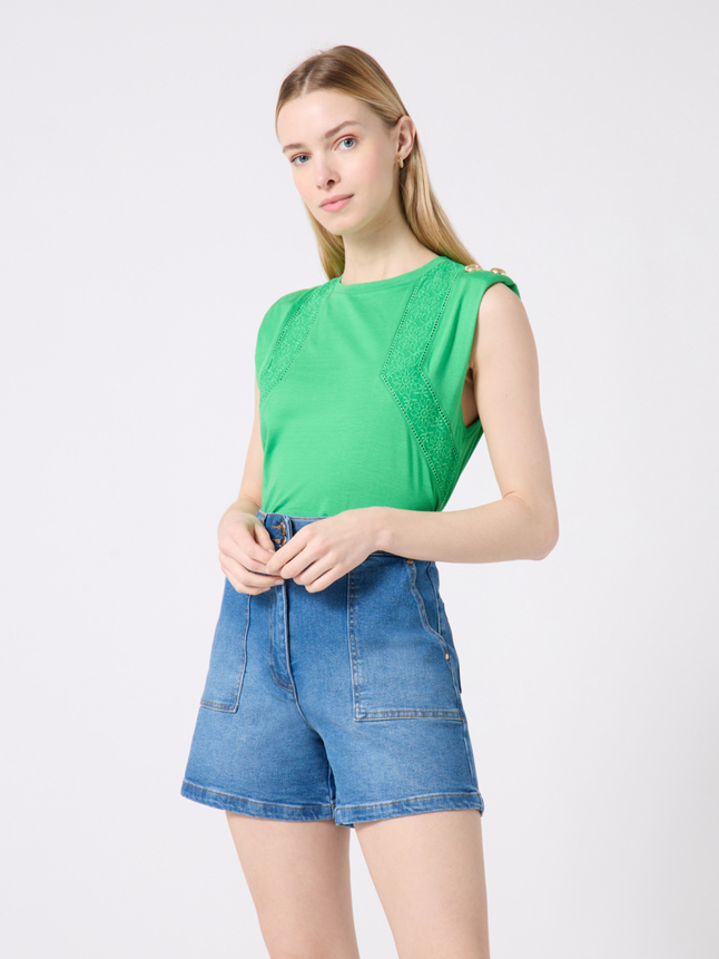 Top épaulettes et dentelles