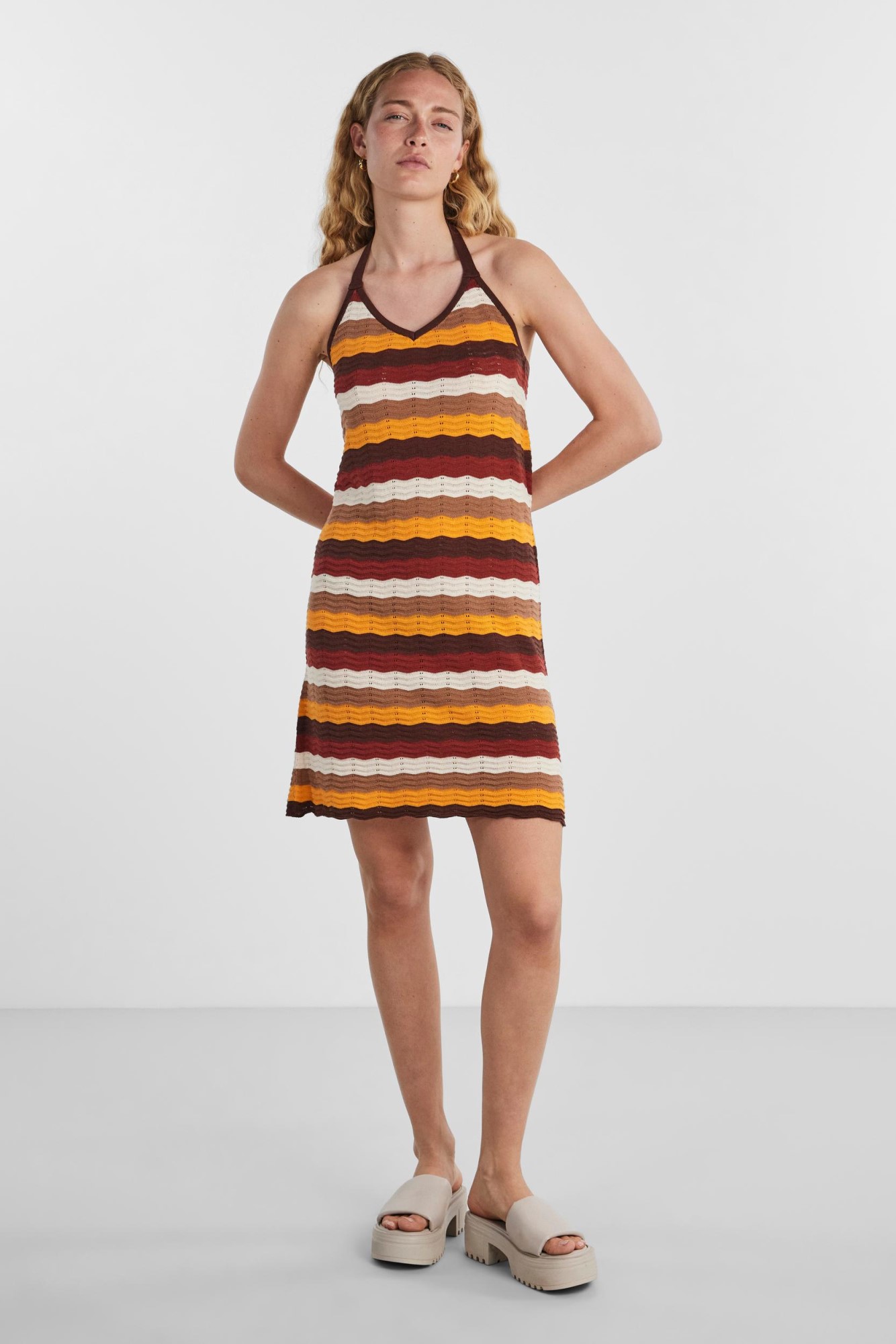 Vestido curto feminino