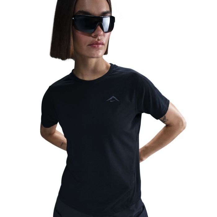 Nike Dame T-shirts Trail Dri-FIT SS Tee Sort