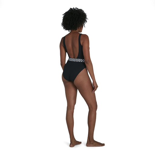 Maiô Speedo Deep U de uma peça com cinto.