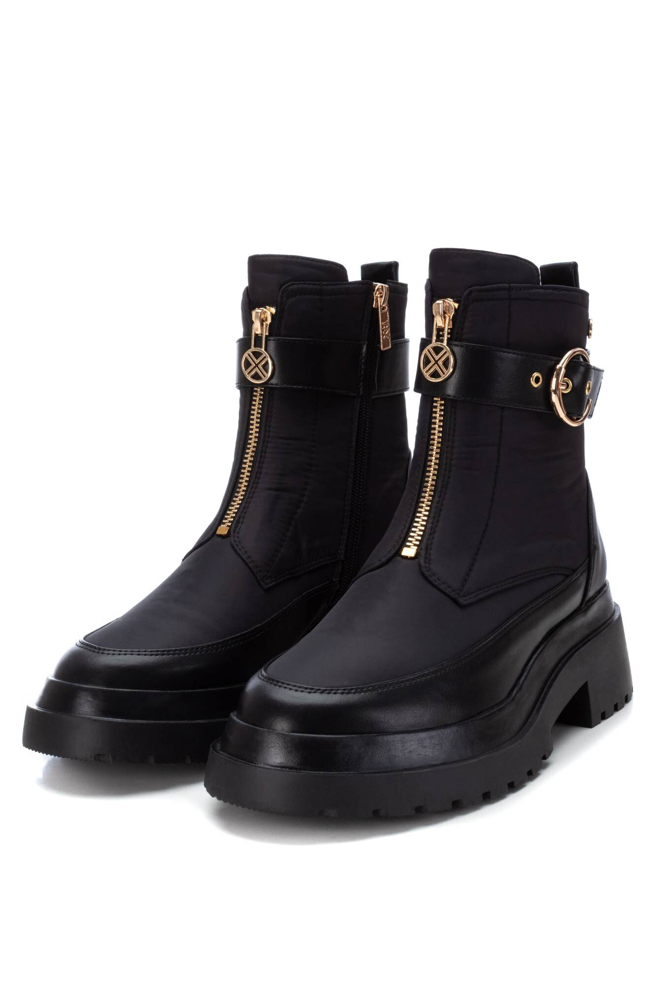 Botas de cano curto femininas em tecido
