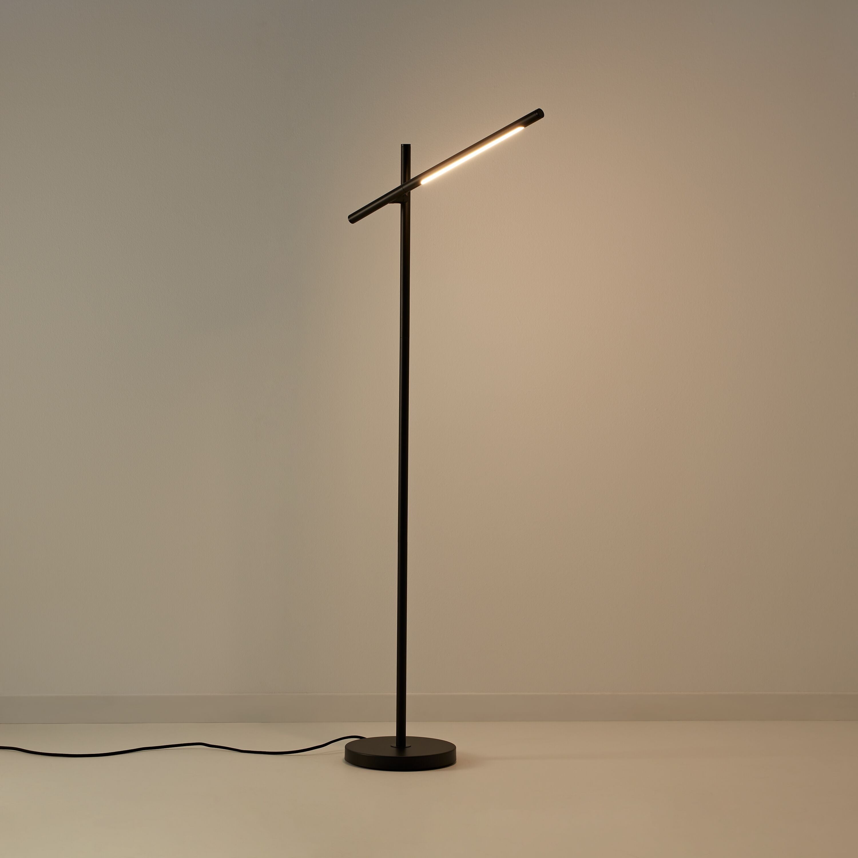 IGOR Stehleuchte - Schwarz / B: 53.0 cm x T: 22.0 cm x H: 120.0 cm