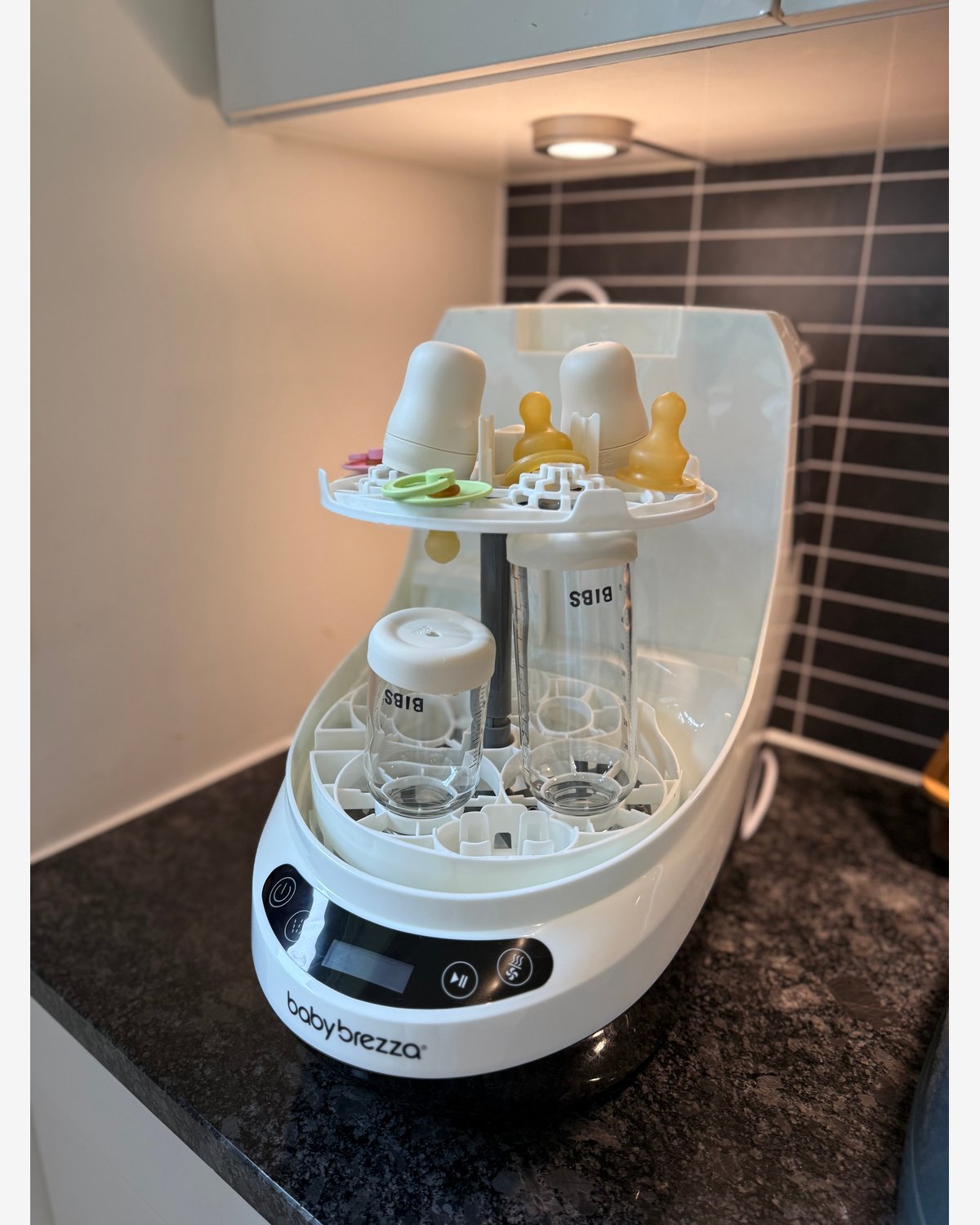 Baby Brezza Bottle Washer Pro | “Vaskemaskin” og Sterilisator med Tørk – Ingen forvask!