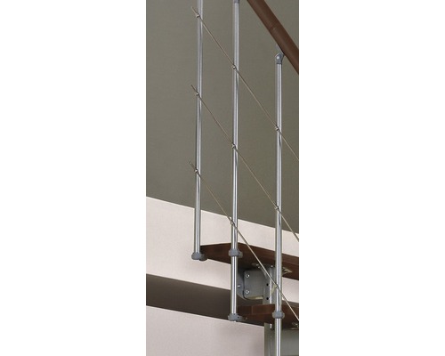 Pertura Kolina middentrap, parelgrijs, kwartslag, links/rechts onder, 76 cm, balustrade walnoot gelakt, 12 treden / 13 stootborden