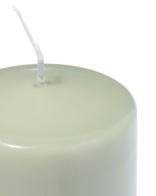 bougie brute 7 x 8 cm striée vert clair