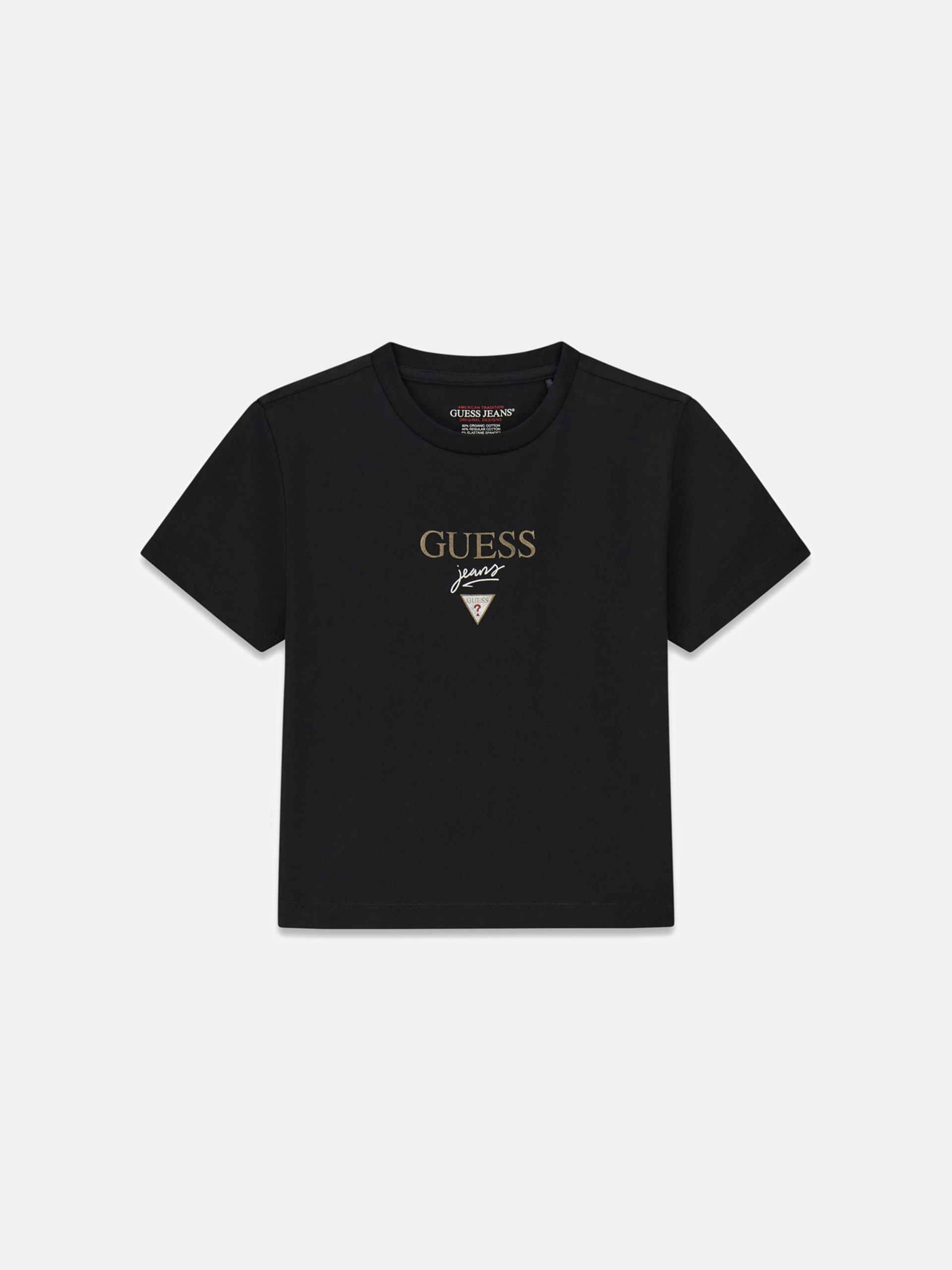 Camiseta com logotipo bordado