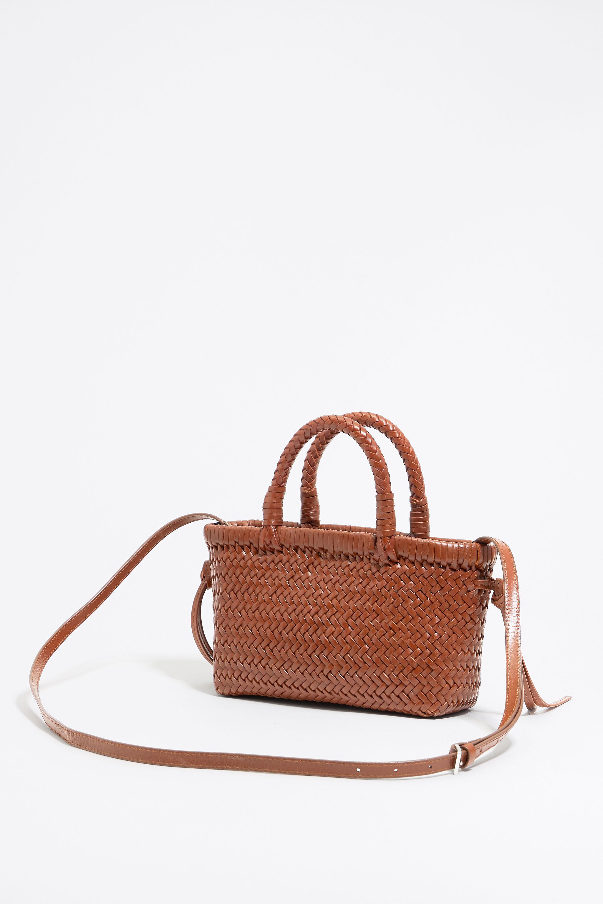Bolsa mini de couro trançado cor mel