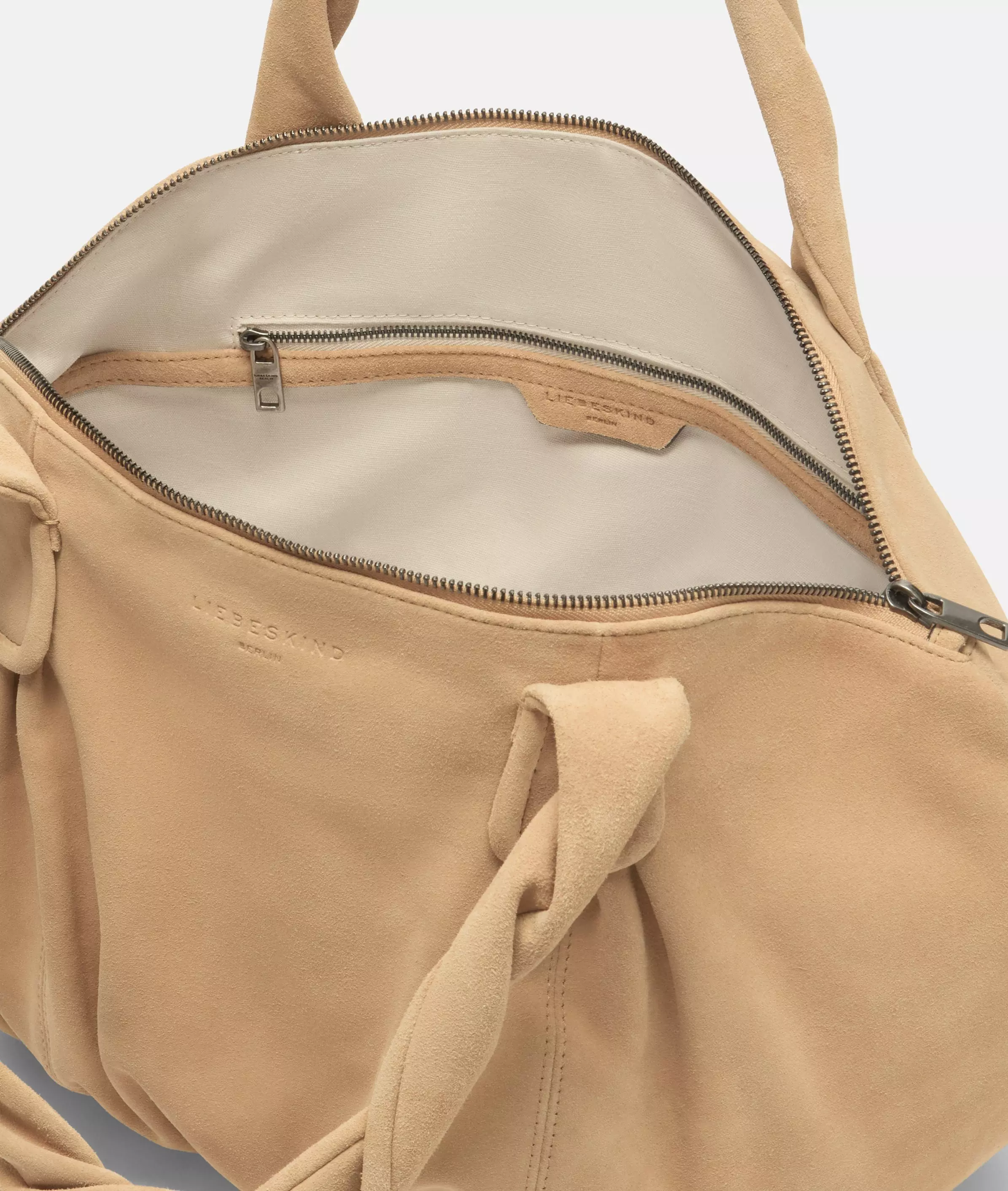 Archive Lucy Shopper M Spacious shopper made from soft suede