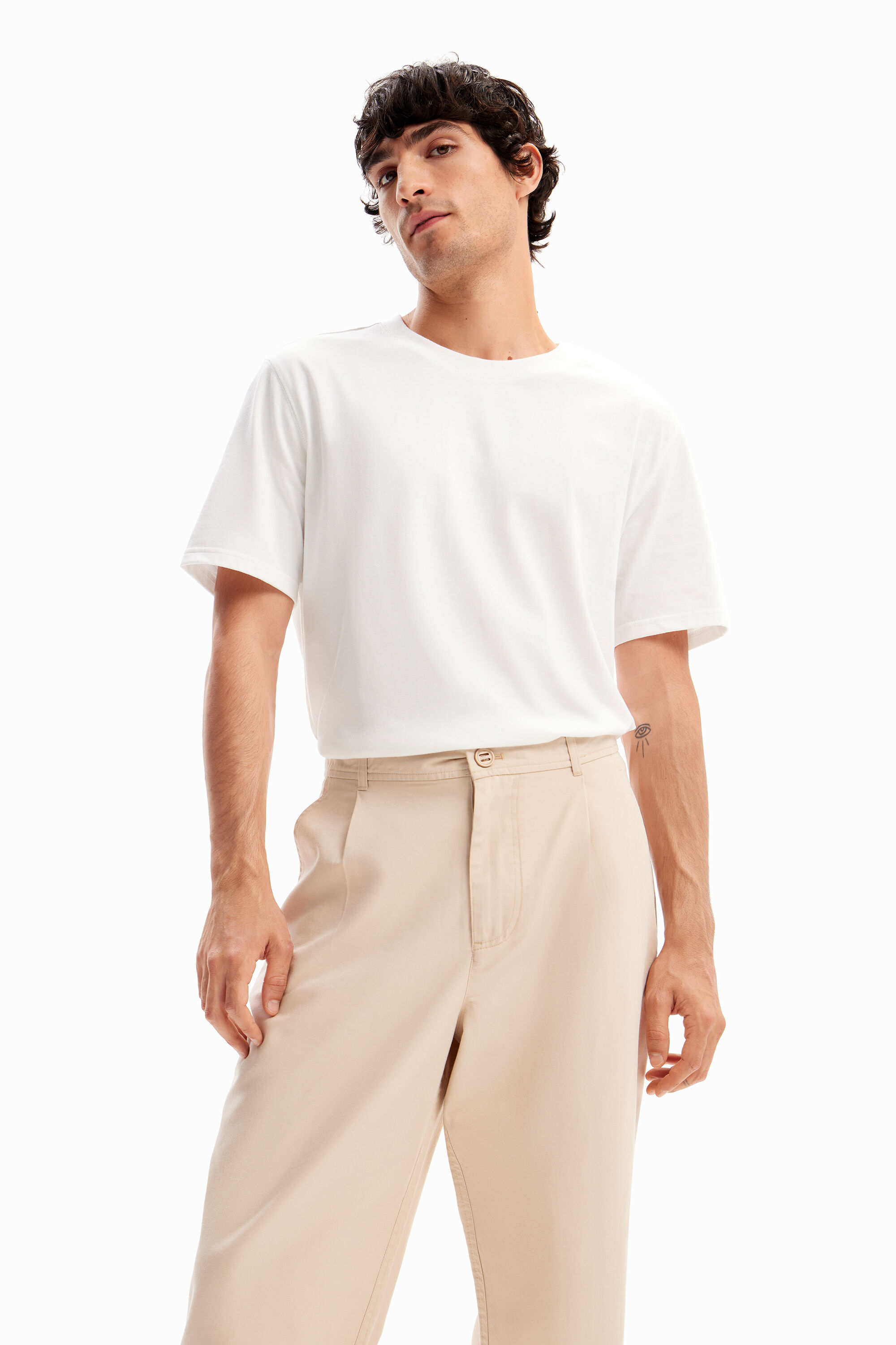 Calça chino afunilada